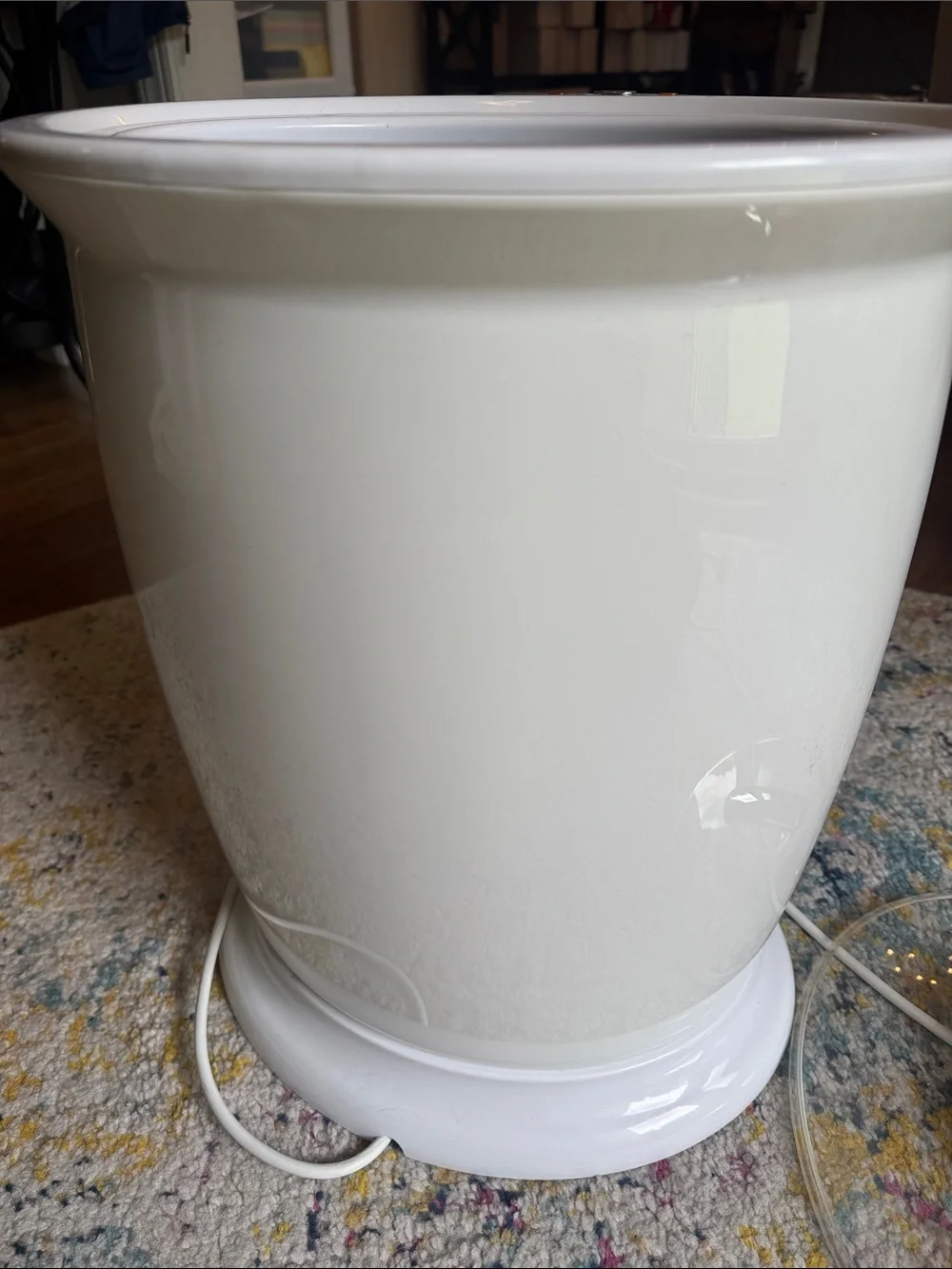 White Electric Towel Warmer  with Plastic Lid